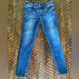 AMERICAN EAGLE 360 next level stretch jeggings.  Size 8 regular.